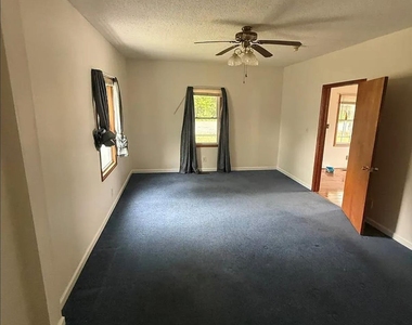 2885 Fair Oaks Drive - Photo Thumbnail 7
