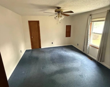 2885 Fair Oaks Drive - Photo Thumbnail 8