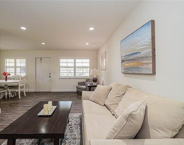 76 Royal Oak Drive - Photo Thumbnail 13