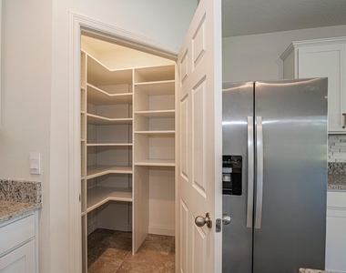 4103 Keeson Circle - Photo Thumbnail 7