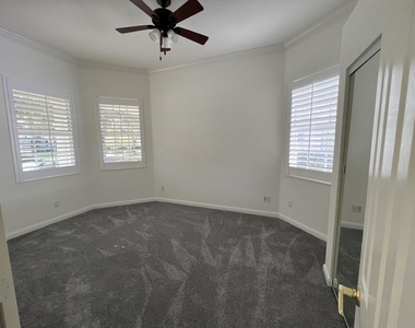 180 Barbados Drive - Photo Thumbnail 8