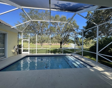 180 Barbados Drive - Photo Thumbnail 3