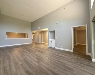 432 Ashwood Place - Photo Thumbnail 15