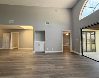 432 Ashwood Place - Photo Thumbnail 14