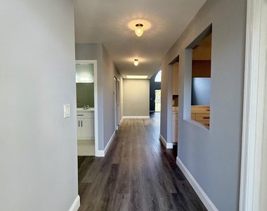 432 Ashwood Place - Photo Thumbnail 6