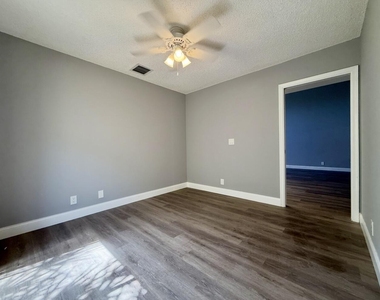 432 Ashwood Place - Photo Thumbnail 40