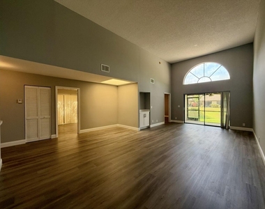 432 Ashwood Place - Photo Thumbnail 13