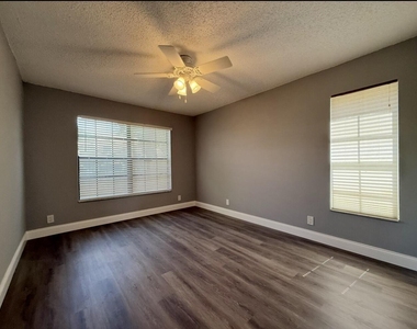 432 Ashwood Place - Photo Thumbnail 28
