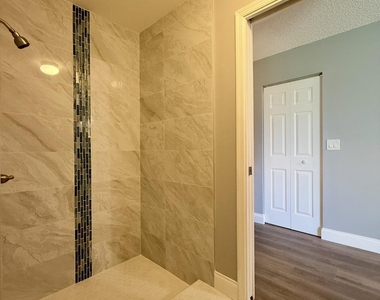 432 Ashwood Place - Photo Thumbnail 26