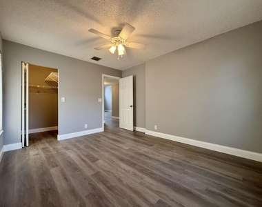 432 Ashwood Place - Photo Thumbnail 30