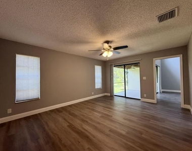 432 Ashwood Place - Photo Thumbnail 20