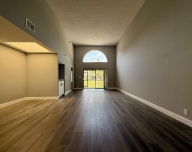 432 Ashwood Place - Photo Thumbnail 12
