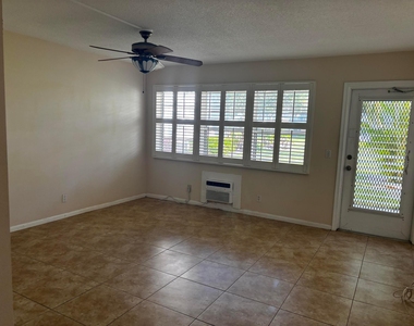 284 Windsor M - Photo Thumbnail 1