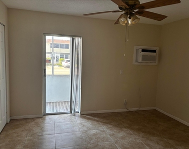 284 Windsor M - Photo Thumbnail 12