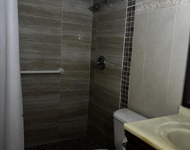 284 Windsor M - Photo Thumbnail 6