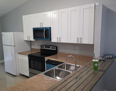 6 Hammond Place - Photo Thumbnail 2