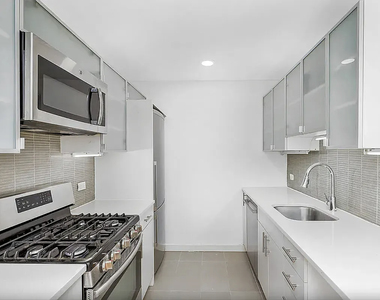 222 East 111th Street - Photo Thumbnail 3