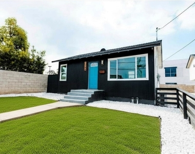 784 E Walton Street - Photo Thumbnail 17