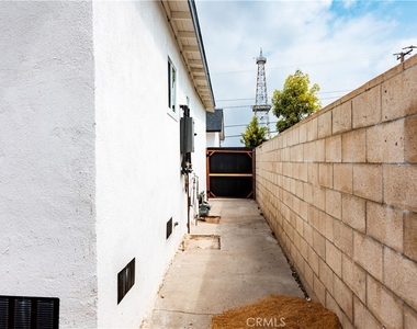 784 E Walton Street - Photo Thumbnail 14
