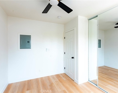 780 E Walton - Photo Thumbnail 6