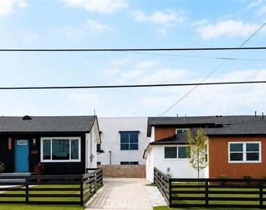 780 E Walton - Photo Thumbnail 15