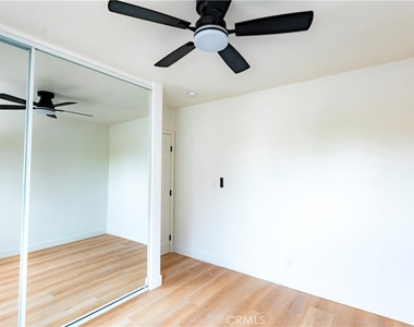 780 E Walton - Photo Thumbnail 5