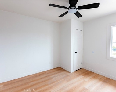 780 E Walton - Photo Thumbnail 12