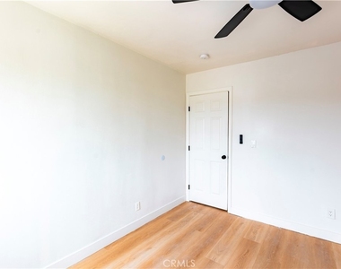 780 E Walton - Photo Thumbnail 10
