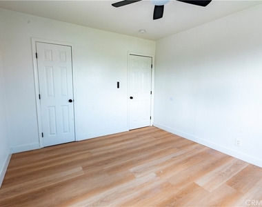 780 E Walton - Photo Thumbnail 16