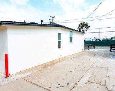 780 E Walton - Photo Thumbnail 24