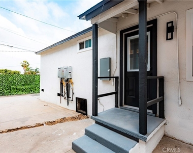 780 E Walton - Photo Thumbnail 23