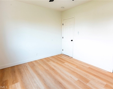 780 E Walton - Photo Thumbnail 12