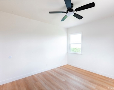 780 E Walton - Photo Thumbnail 17