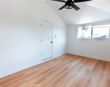 780 E Walton - Photo Thumbnail 20
