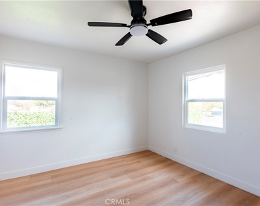 780 E Walton - Photo Thumbnail 18