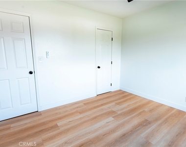780 E Walton - Photo Thumbnail 13
