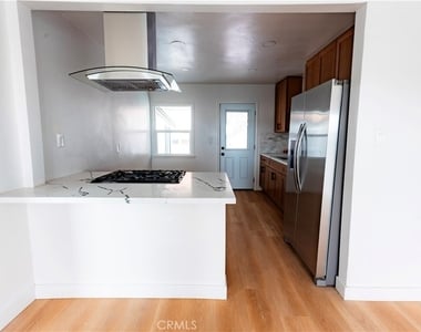 780 E Walton - Photo Thumbnail 3