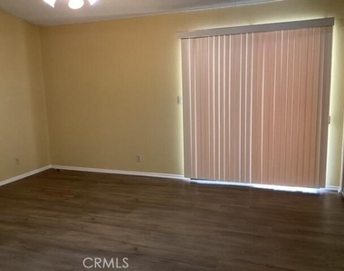 4660 Grandview Drive - Photo Thumbnail 10