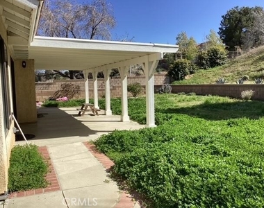 4660 Grandview Drive - Photo Thumbnail 12