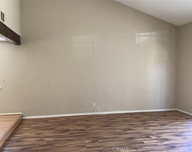 43430 Sierra Vista Drive - Photo Thumbnail 4
