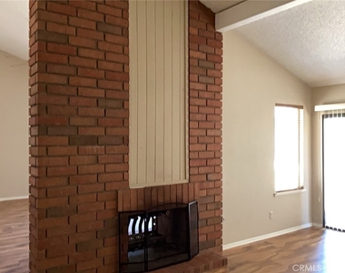 43430 Sierra Vista Drive - Photo Thumbnail 2