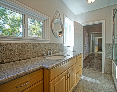 3915 Fredonia Drive - Photo Thumbnail 20