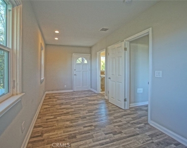 3915 Fredonia Drive - Photo Thumbnail 25