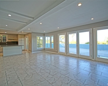 3915 Fredonia Drive - Photo Thumbnail 5