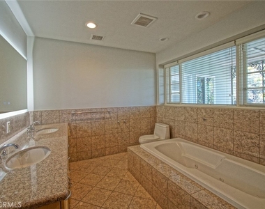 3915 Fredonia Drive - Photo Thumbnail 14