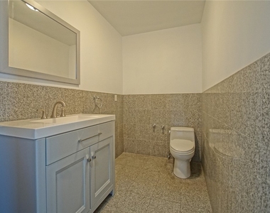 3915 Fredonia Drive - Photo Thumbnail 12