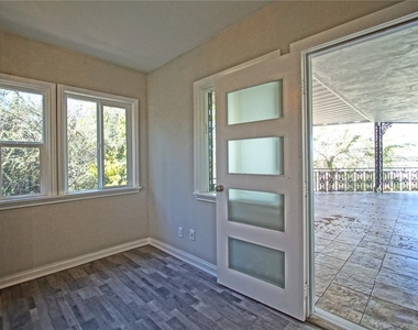 3915 Fredonia Drive - Photo Thumbnail 19