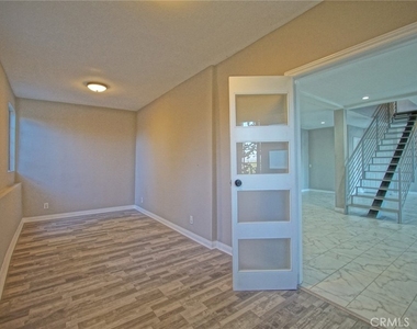 3915 Fredonia Drive - Photo Thumbnail 11