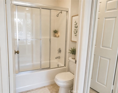 21500 Burbank - Photo Thumbnail 6