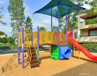 21500 Burbank - Photo Thumbnail 17